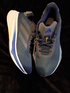 Adidas Men's Navy Blue and White Running Sneakers Size 9